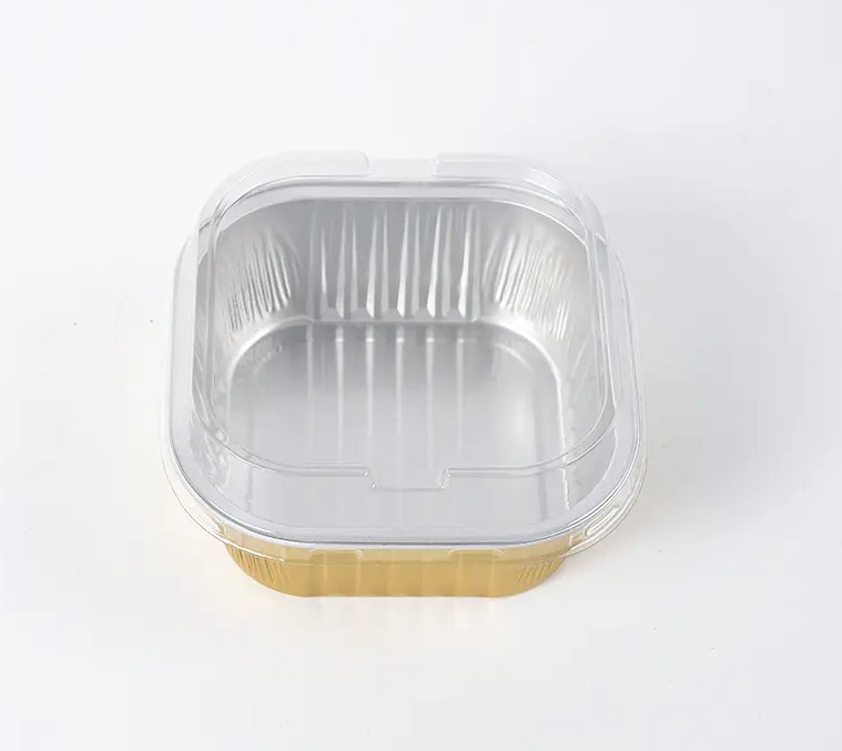 Restaurant elegant, ambalaj durabil: alura recipientelor alimentare din folie de aluminiu cu aur negru